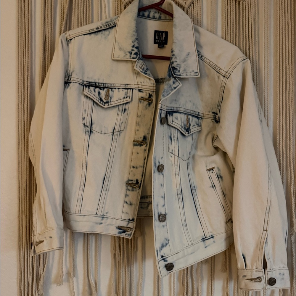 GAP Women's Light Wash Denim Jacket